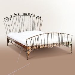 Krasivaya-krovat-v-stile-khay-tek-Ella