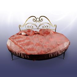 Kruglaya-krovat-s-kovanoy-spinkoy-Retti