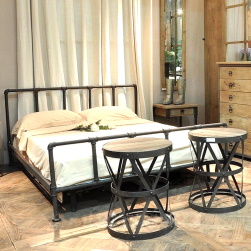 Krovat-v-stile-loft-iz-metalla-Lily