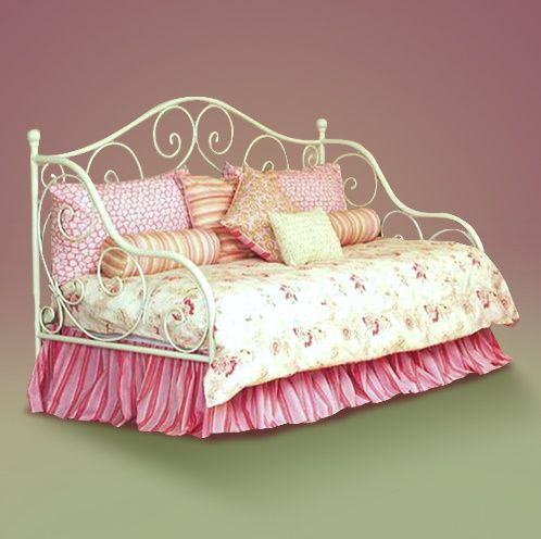 Kovanaya-sofa-Maureen-kartinka
