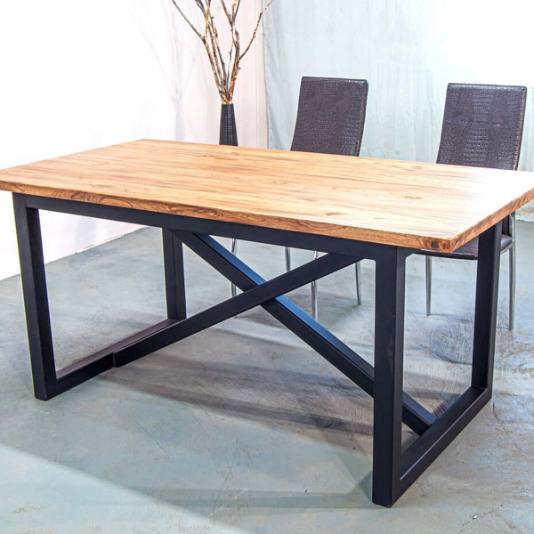 Originalnyy-rabochiy-stol-dlya-ofisa-v-stile-loft-Petty
