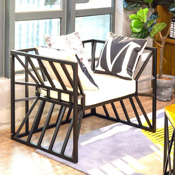 Dizaynerskoe-kreslo-v-stile-loft-Barry-image