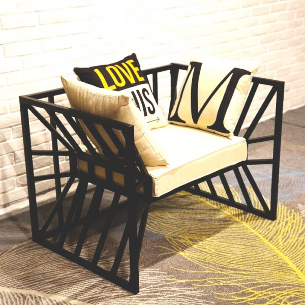 Dizaynerskoe-kreslo-v-stile-loft-Barry