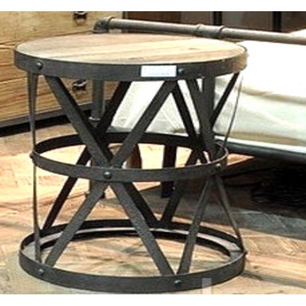 Krovat-v-stile-loft-iz-metalla-Lily